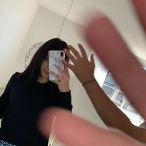 Meet your Posher, Antonia